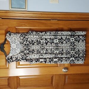 • Croft & Barrow Sleeveless Front Pleated Abstract Midi Dress, Size 2X, Like New